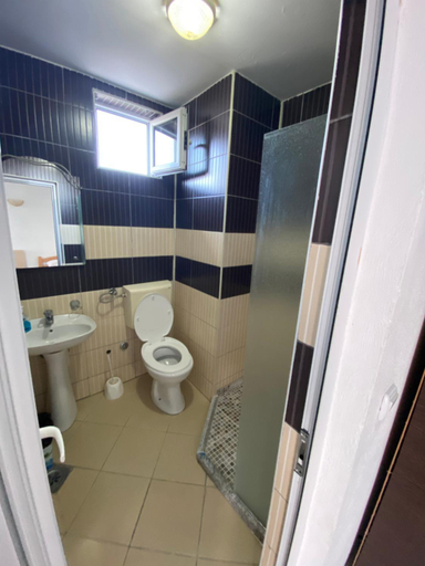 Bathroom 4, Etna Apartments