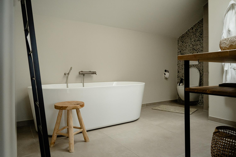 Others 4, B&B de Cley, Noordwijk