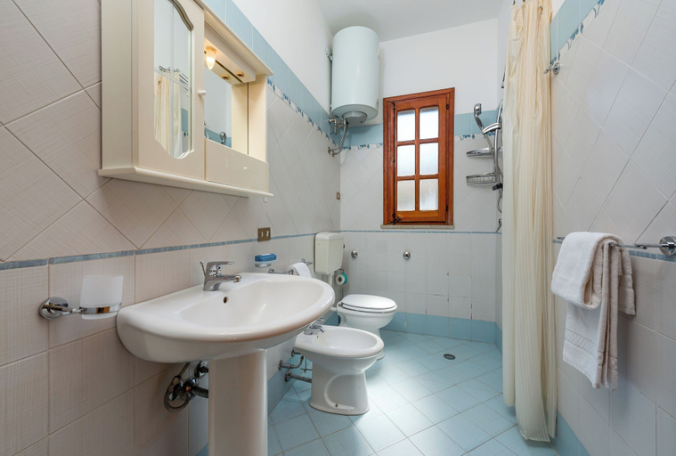 Bathroom, Casa Vacanza Azzurra 2, Trapani