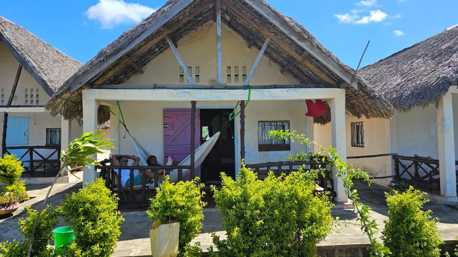 Exterior & Views 1, SANJEELA-PLAGE COCO, Diana