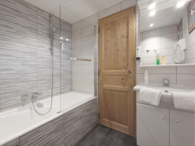Bathroom 4, Hotel du Cret Rond, Savoie