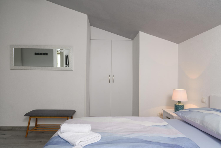 Others 5, Rooms Anna, Trogir