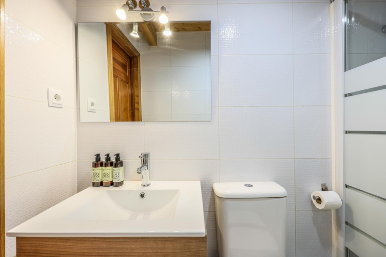 Bathroom 3, Apartamento Plaza de Espana 11, Madrid