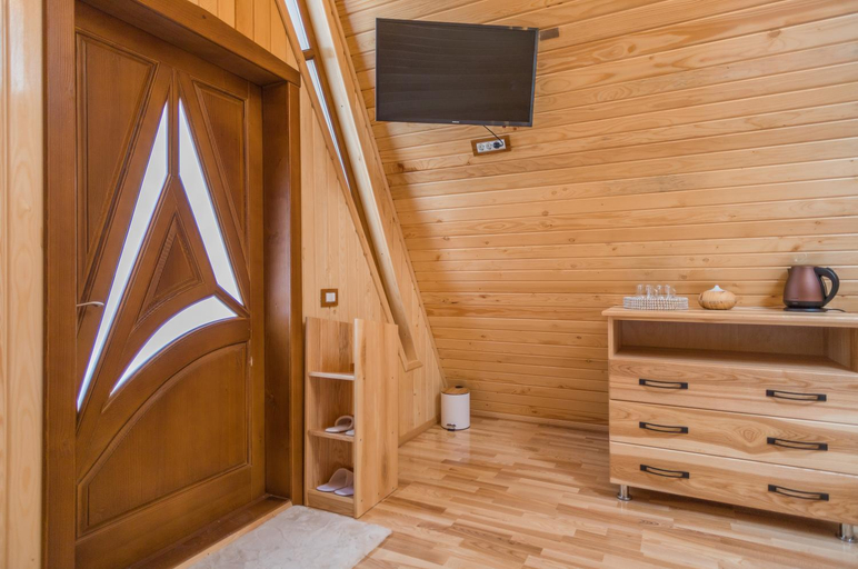 Others 4, Arhico Cabins, Satu Mare