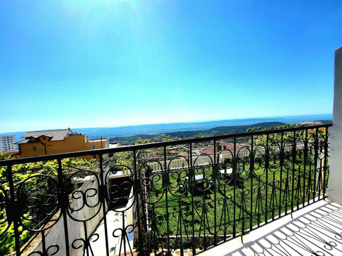 Others 3, Garden Villa Guni, Krujës