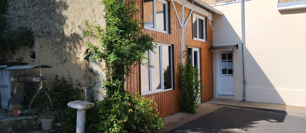 Others 5, LES RIVES DE LA DIVE les chambres 123 coaching, Vienne
