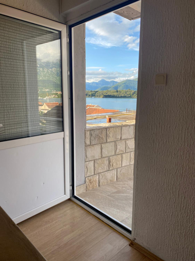 4, INO Apartments