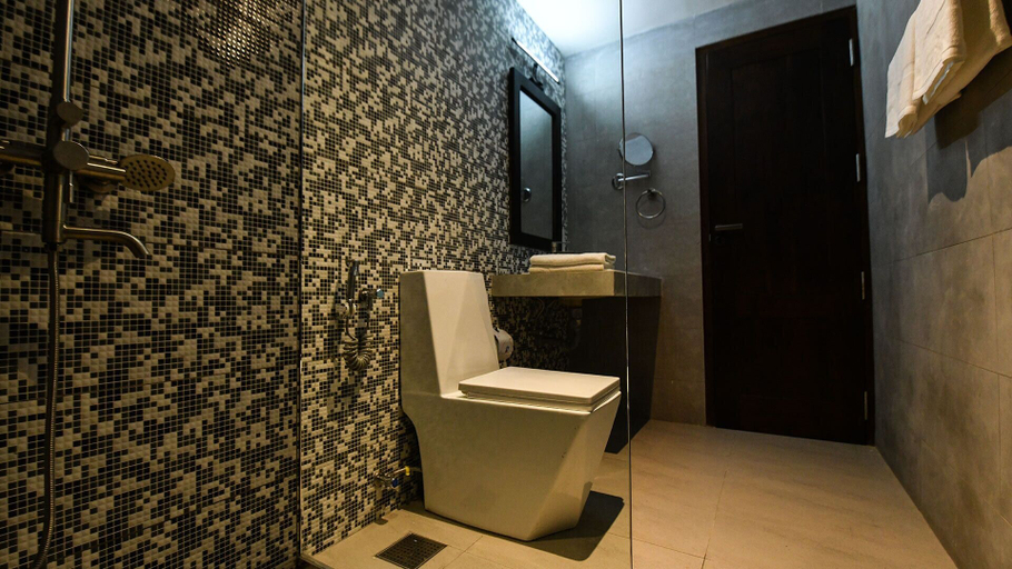 Bathroom 3, Hiriketiya Beach Resort, Dickwella