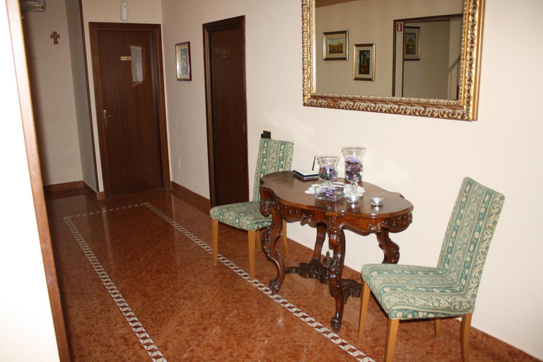 Others 5, Albergo Ristorante Punta Dell'Est, Brescia