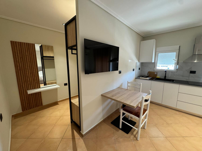 Kitchen 3, Garden Villa Apartments, Sarandës