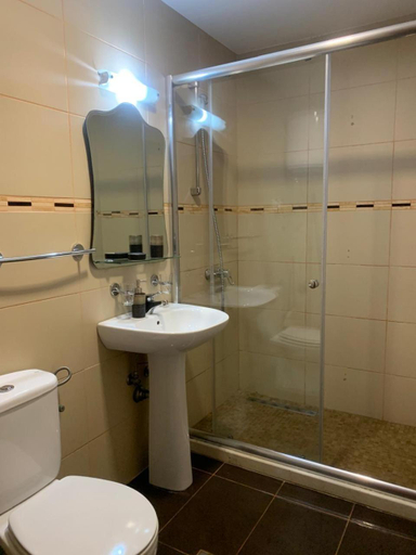 Bathroom 3, Apartments Amber House