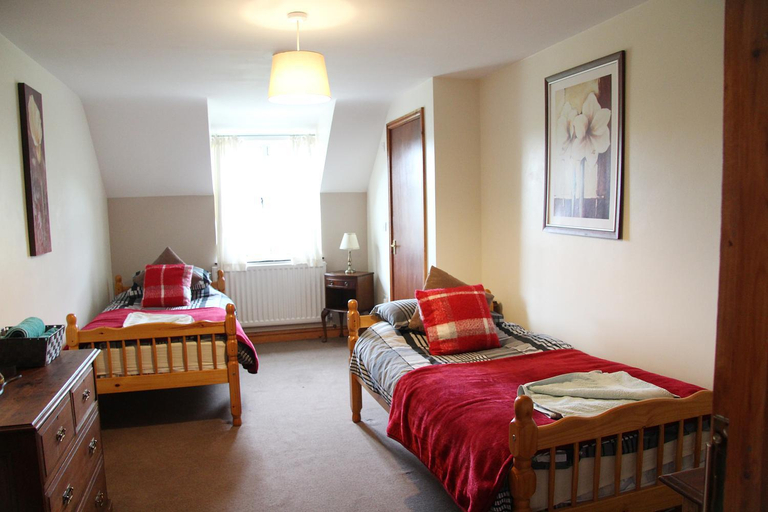 Bedroom 2, The crown inn Longtown, Herefordshire