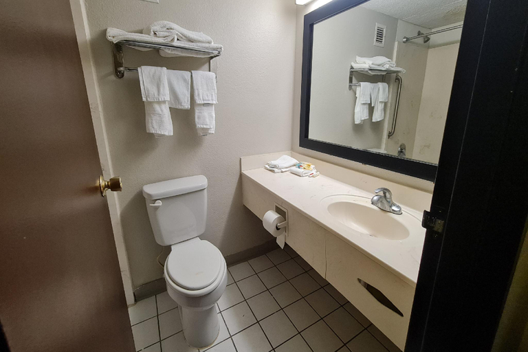 Bathroom 4