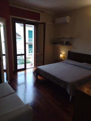 Bedroom 2, Mazzini Affittacamere, Lucca