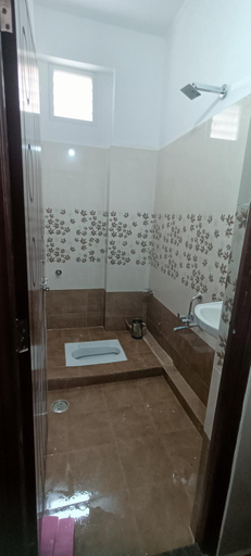 Bathroom 5, Ruqaiyah Manzil, Hyderabad