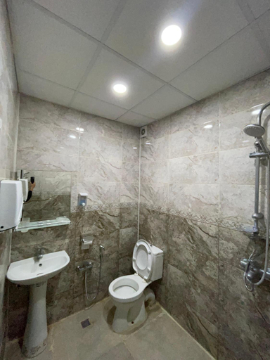 Bathroom 3, Rahat Hotel, Gəncə