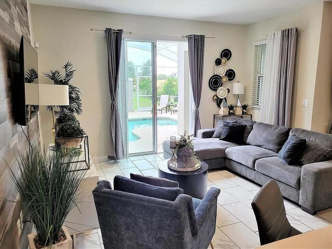 Others 3, 456 OC - Elegant Retreat in Champions Gate, Osceola
