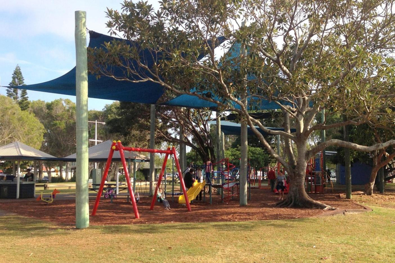 Others 2, Walk From the Beach 3br★Wifi★Pool★Parking★, Maroochy - Coastal North