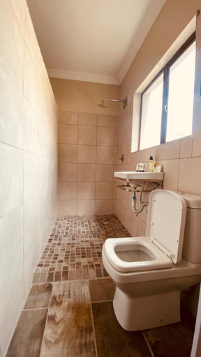 Bathroom 5, Adhara Hotel, City of Johannesburg