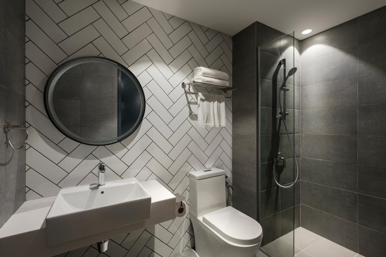 Bathroom 7