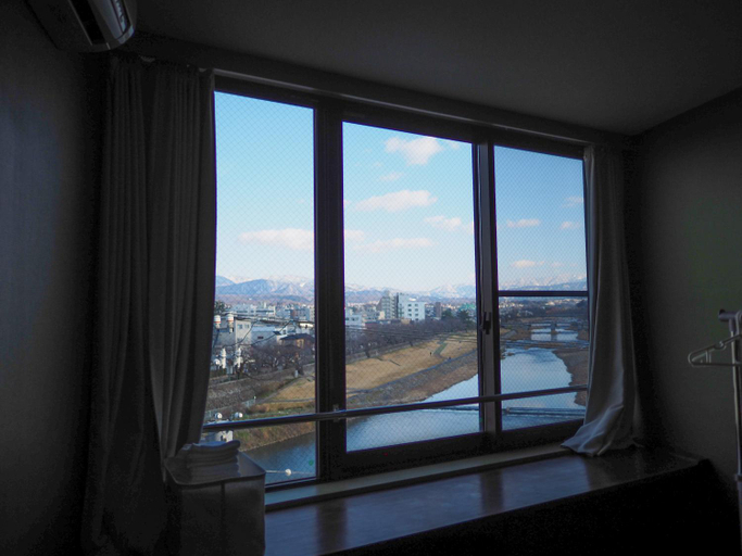 Others 5, Riverside 旅音, Kanazawa