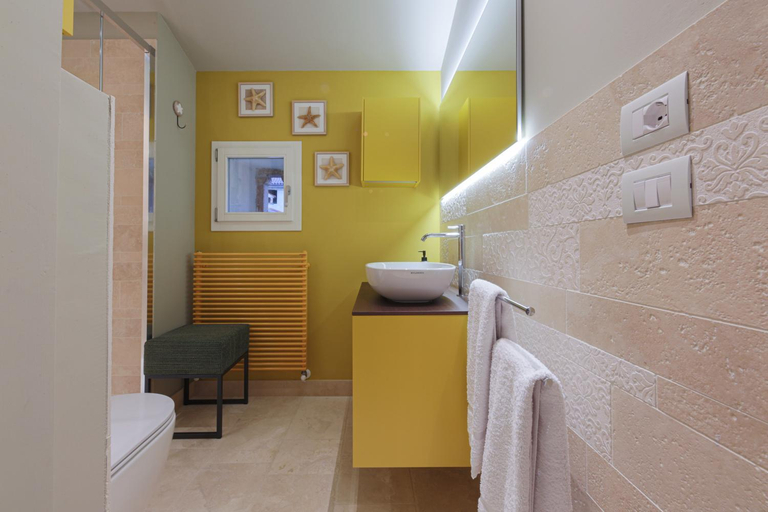 Bathroom 3, Casa Oltraval, Treviso