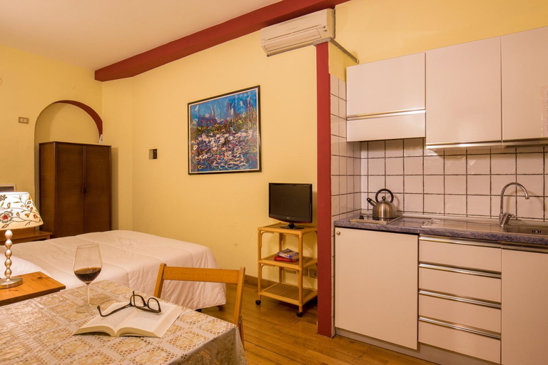 Others 5, Bollo Apartments, Rome