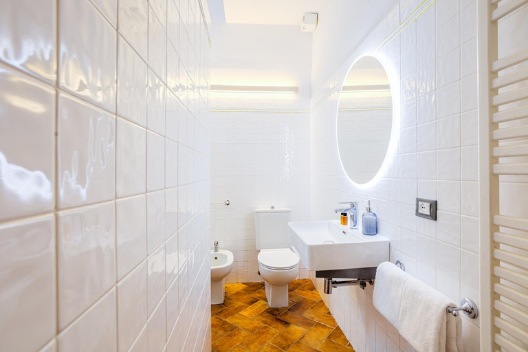 Bathroom 4, Condotta 16 Apartments, Florence