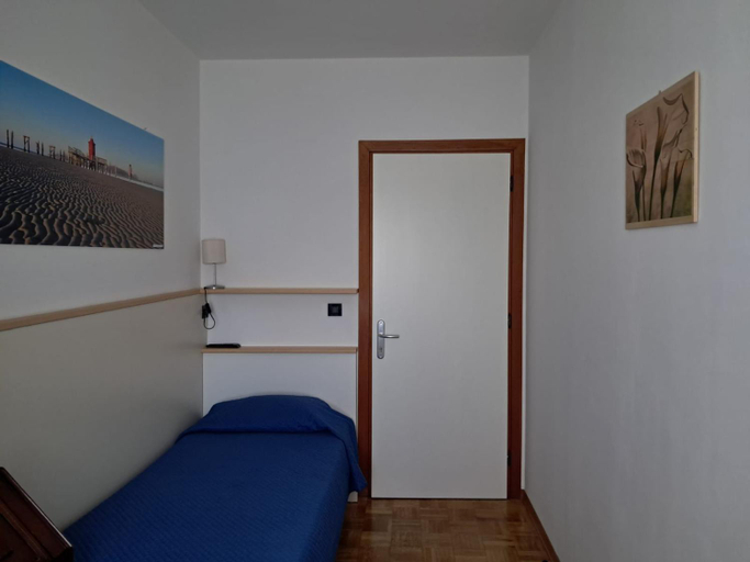 Others 2, B&B DA ROBERTINO, Udine