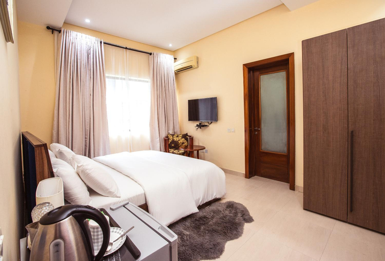 Others 4, Rushmore - Premier 1 Room, Eti-Osa