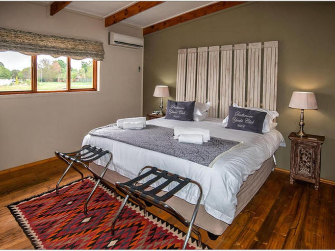 Others 4, Sevens Guesthouse, Fezile Dabi
