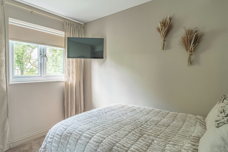 Bedroom 2, Cottage Cwtch, Neath Port Talbot