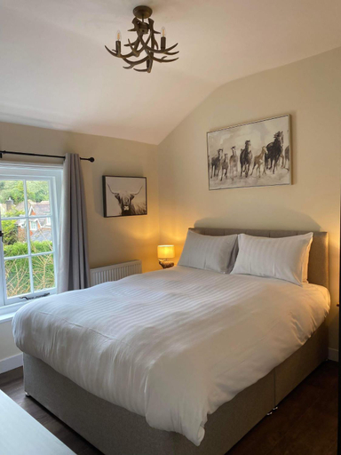 Others 5, The New Forest Inn, Hampshire