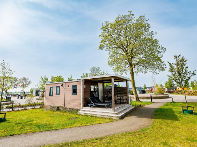 Cozy chalet with dishwasher, near a lake, Buren