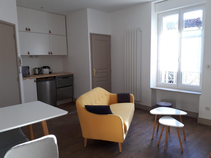 4, Un Appart en Ville, Deux-Sèvres