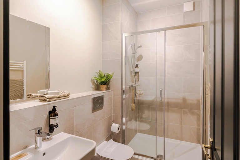 Bathroom 3, Your Apartment - Pembroke House, Bristol