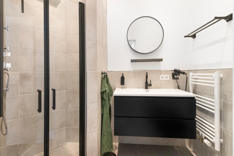 Bathroom 7