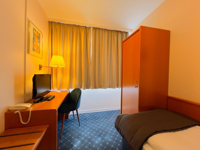 Bedroom 3, Elbbrucken Hotel, Hamburg