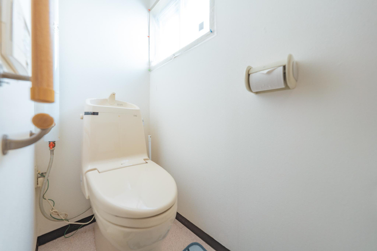 Bathroom 2, Motomachi Guest House, Furano