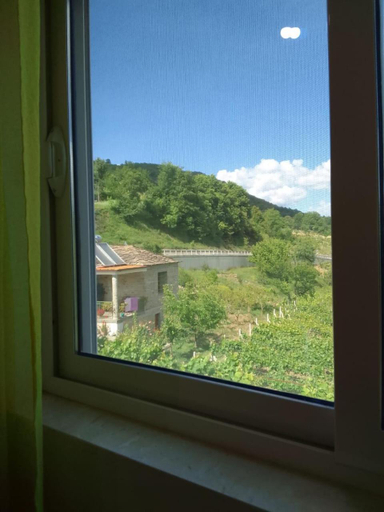 Others 3, Bujtina Bego, Skraparit
