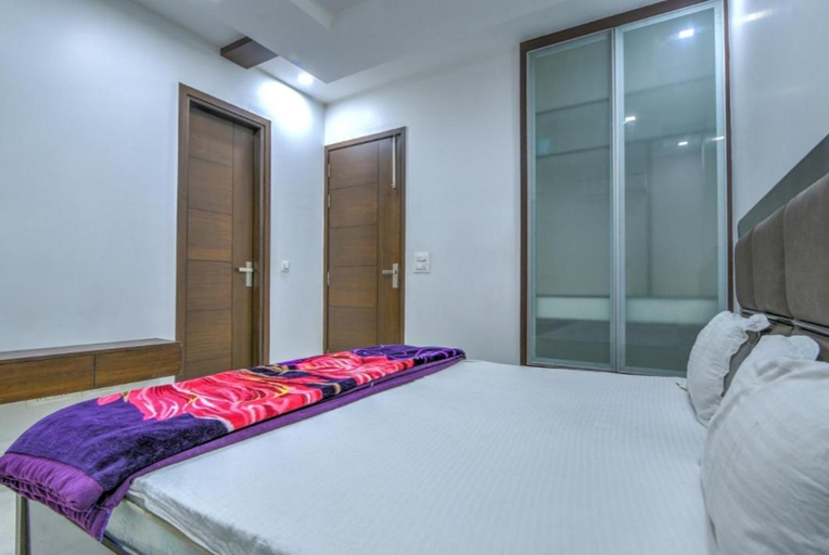 Others 2, Hostmystay-3bhk Nehru place! Park, Delhi