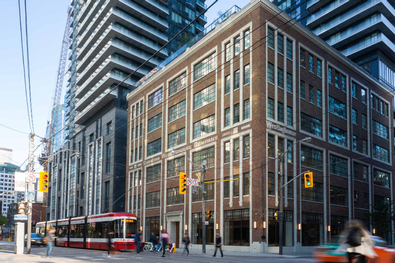 Exterior & Views
