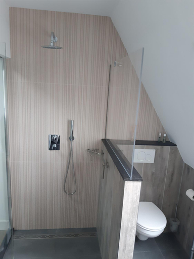 Others 2, BenB Humblebee met jaccuzi, Alkmaar