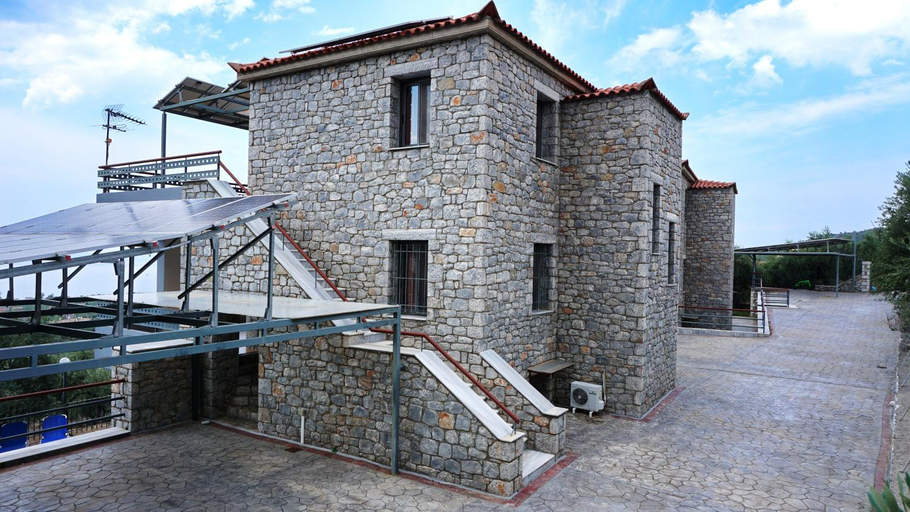 Others 3, Βιλα Ηρω, Peloponnese