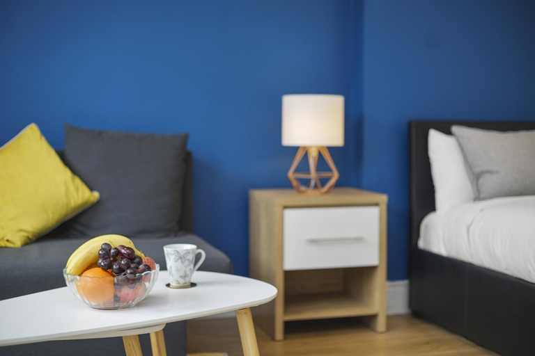 4, Studio Apartment by Homely Stays, London