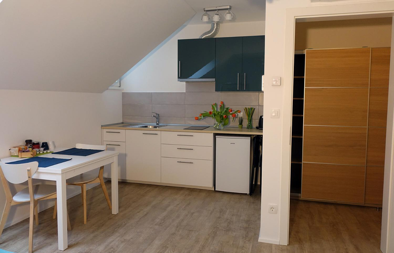 Others 5, Central Apartments with Parking, Ljubljana