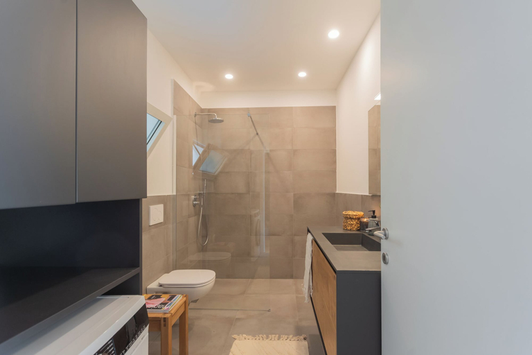 Bathroom 4, Residenza Maxim With Pool by Rent all Como, Como