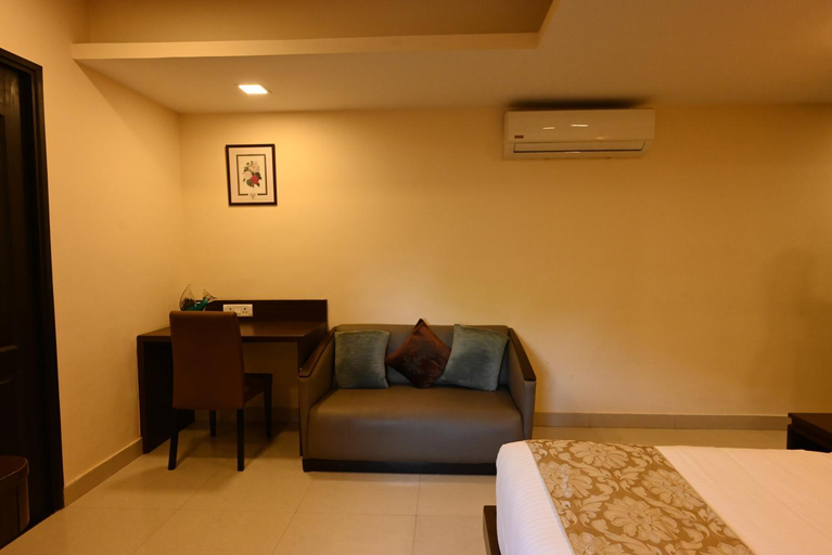 Bedroom 3, Little Chef Hotel, Kanpur Nagar