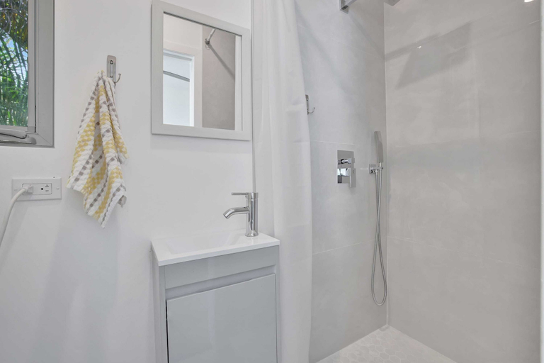 Bathroom 3, Sunshine Getaway Sleeps 4!, Broward