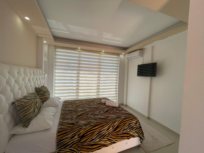 Others 5, Queen Kodre Apartments